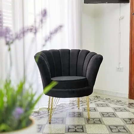 Semesterbostad Louis Mary *